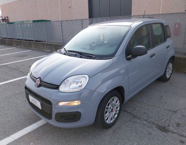 Fiat panda 1.0 hybrid foto 1