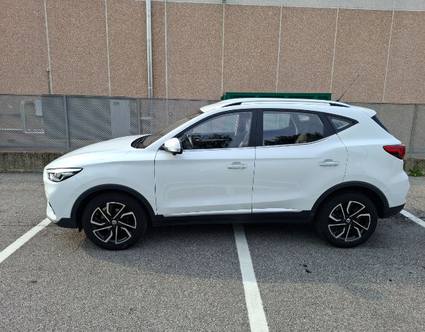 MG zs luxury foto 2