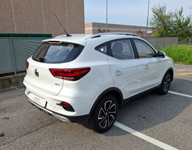 MG zs luxury foto 1