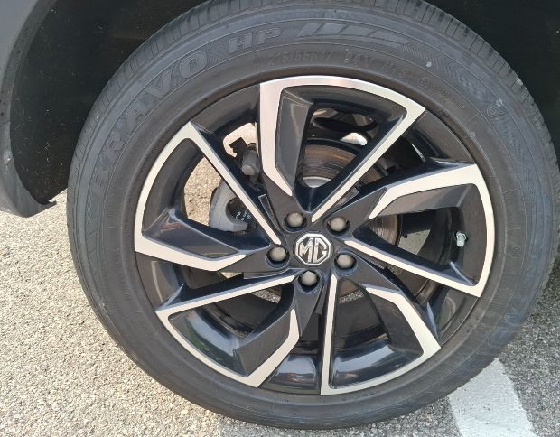 MG zs luxury foto 10