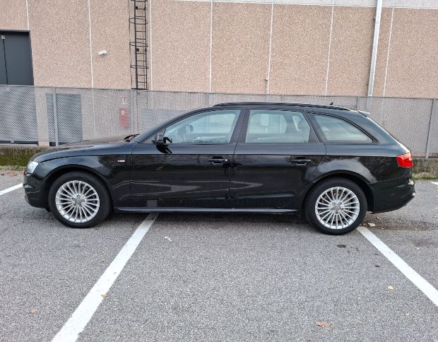 Audi a4 s-line foto 6