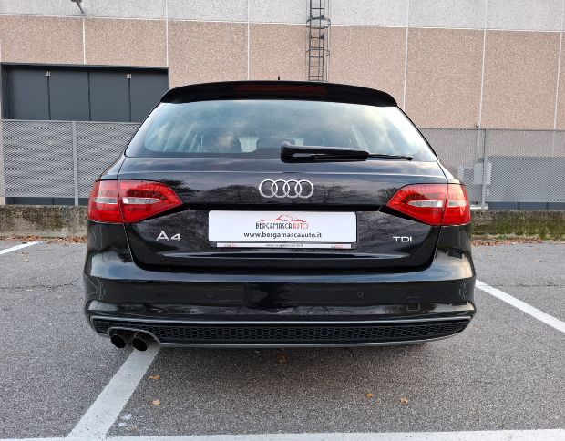 Audi a4 s-line foto 3