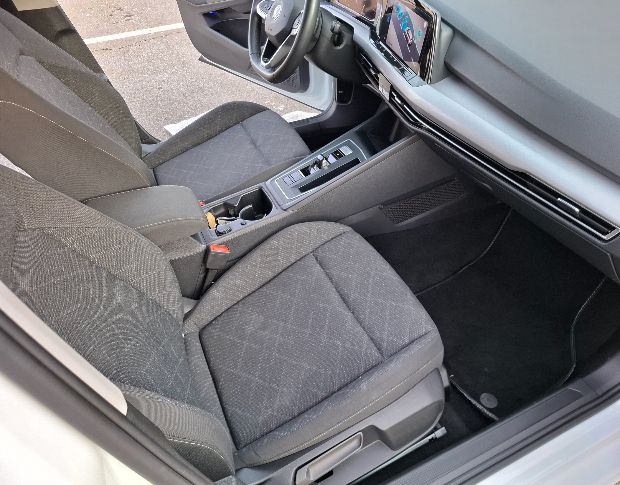 Volkswagen Golf Life foto 10