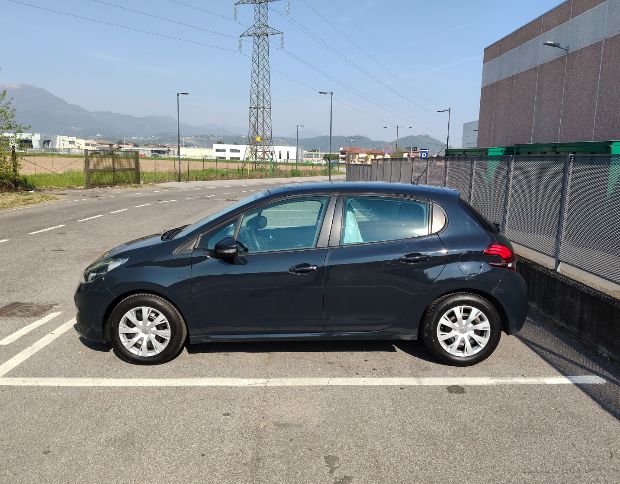 Peugeot 208 1.2 benzina foto 5