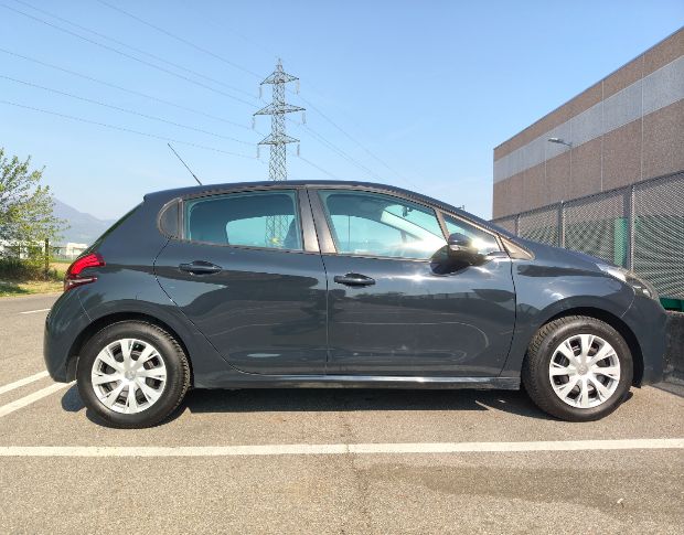 Peugeot 208 1.2 benzina foto 6