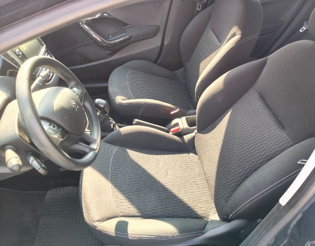 Peugeot 208 1.2 benzina foto 10