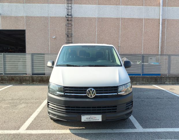 Volkswagen Trasporter Combi 6 posti foto 2